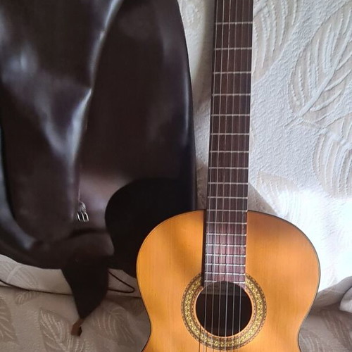 Cuenca Mod. 40 guitar new with case