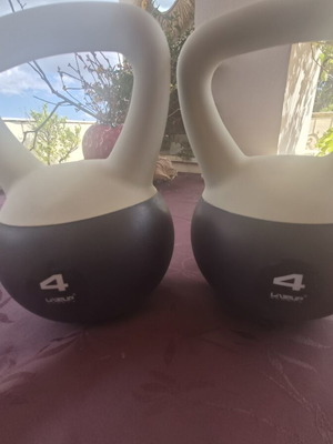 Σετ Kettlebells LiveUp 4kg 2 τεμάχια καινούργια