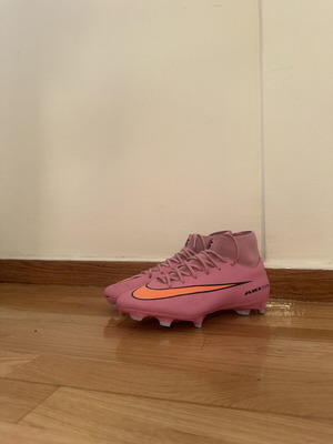 Nike Mercurial football boots, pink, size 39