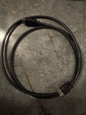 HDMI to HDMI cable like new