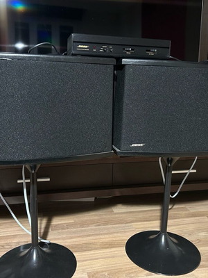Bose 901 VI floor-standing speakers like new with stands