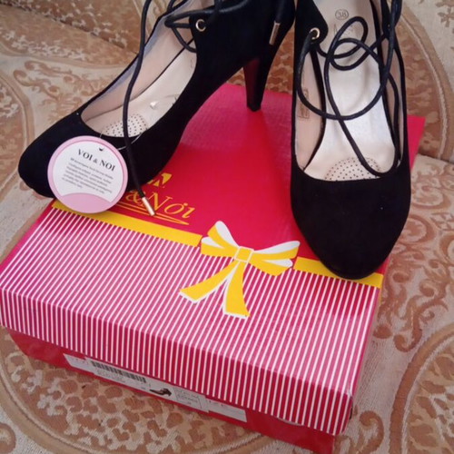 Voi Noi Suede Black Pumps Size 38 New With Ankle Tie
