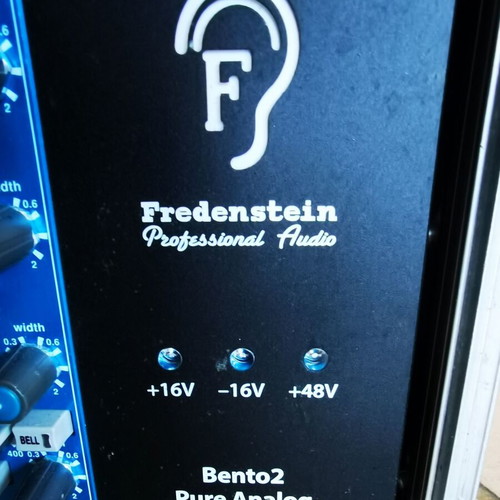 Rack unit with preamplifier and equalizer in excellent condition