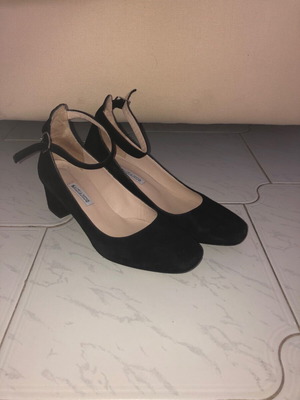 Sagiakos suede pumps with strap black like new, 5cm heel size 40