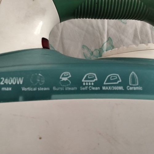 Steam iron like new