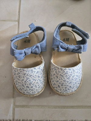 Baby shoes h&m no20/21 used