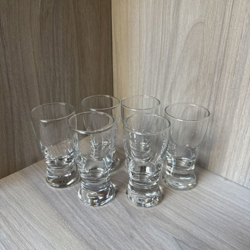Shot glasses set of 6, like new, glass