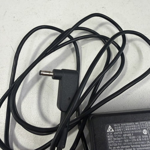 Laptop power adapter Acer 19 V 2.37 A 45 W like new