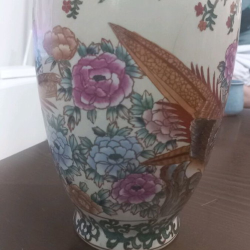 Satsuma Chinese vase like new, hand-painted