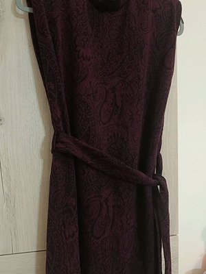 Winter dress new with turtleneck and belt, black-purple