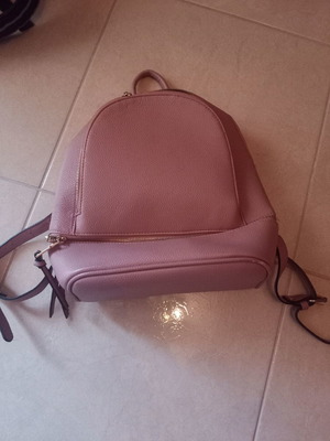 Backpack bag used with broken zippers