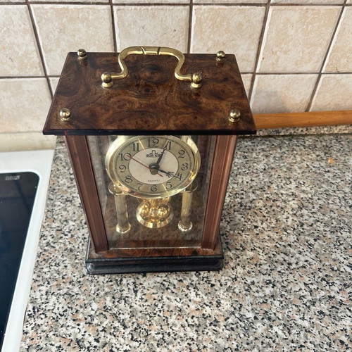 Vintage quartz table clock used, needs battery