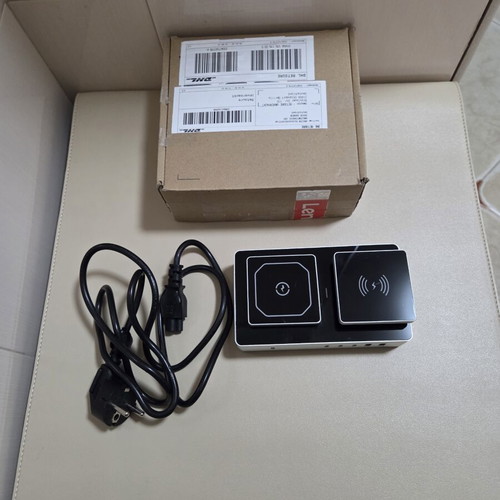 Multiport desktop charger MST-0302C with fast and wireless charging