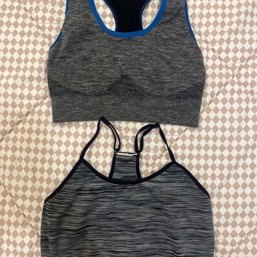 Sports crop tops like new, set of 2, black and gray