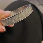 Bracelet bangle with glitter like new, silver