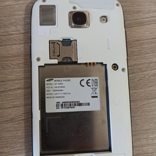 Samsung GT-I8260 Android phone used with battery issue, white, 16GB