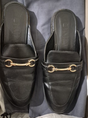 Only black mules size 38 used