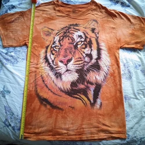 The Mountain tiger print t-shirt like new, size medium, orange