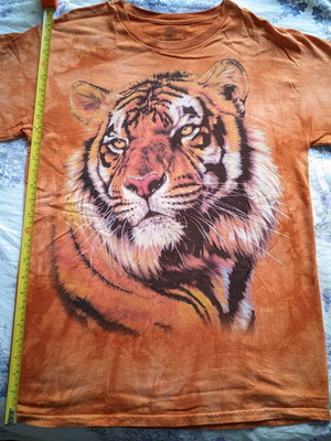 The Mountain tiger print t-shirt like new, size medium, orange
