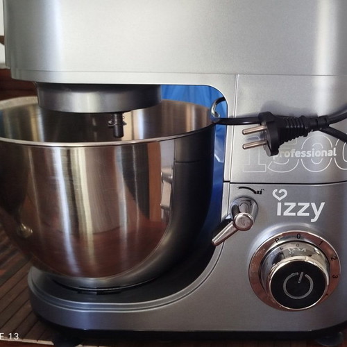 Izzy Pro 1500 kitchen machine with blender, unused