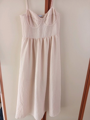 Stradivarius midi dress beige like new, worn once