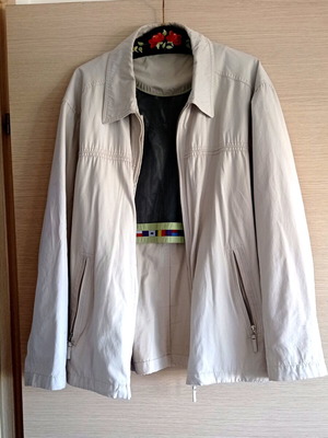 Light jacket used in off-white XL