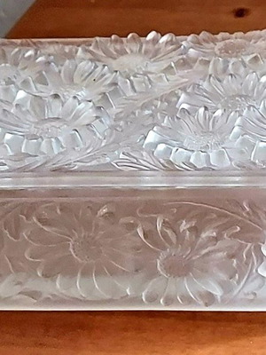 Vintage carved crystal decoration like new, 1960s