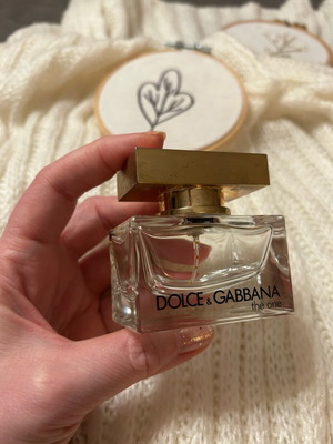 Dolce & Gabbana The One bottle used for collection