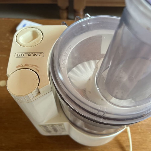 Moulinex mixer used 220 watt with minimal plastic wear