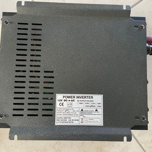 Paco Power Inverter 12V DC to 230V AC 1200W like new