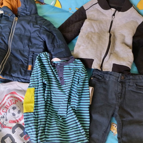 Children's clothes like new, size 4-5 years, pack of 11 Mandarino