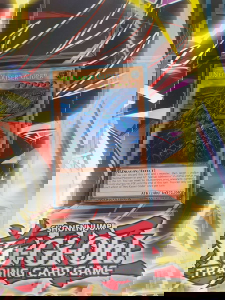 Neo Kaiser Glider - Prismatic Secret Rare (Yugioh)
