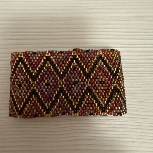 Handmade bead weaving bracelet like new, geometric design