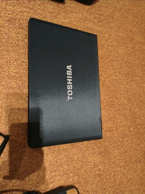 Toshiba Satellite Pro S850 σαν καινούργιο με τσάντα