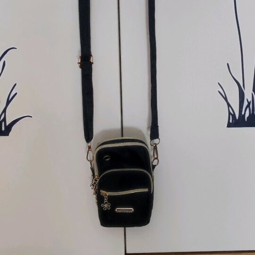 Black women's crossbody bag like new