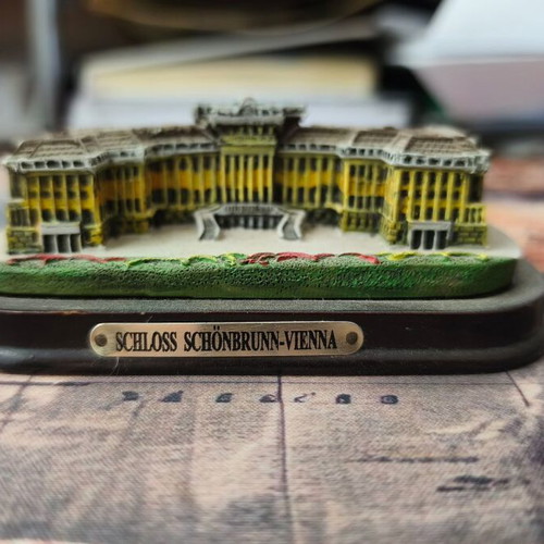 Schloss Schönbrunn Vienna Miniature Souvenir new