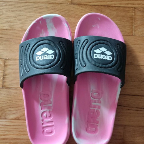 Arena Urban Active Kids Slides Pool Sandals like new