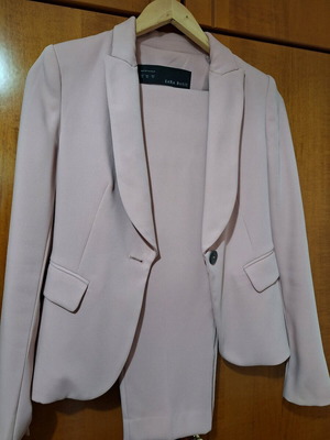 Zara κουστούμι απαλό ροζ σαν καινούργιο, σακάκι και παντελόνι small