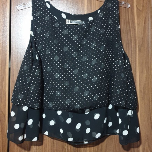 Julia Bergovich sleeveless blouse new, size S/M, black and white