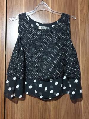Julia Bergovich sleeveless blouse new, size S/M, black and white