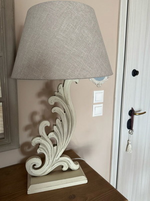 Table lamp like new with shade, height 68 cm
