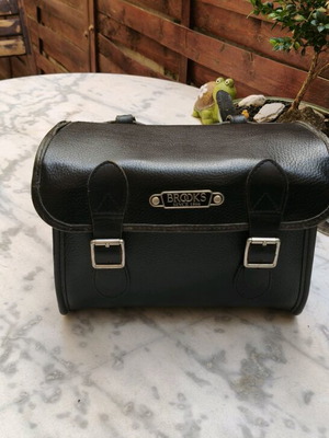 Brooks leather bicycle bag like new