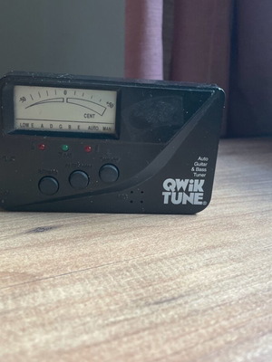 Auto Guitar & Bass Tuner used