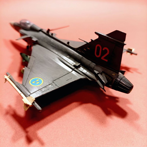 Plastic model Jas-39 Gripen 1/72 new, hand-painted