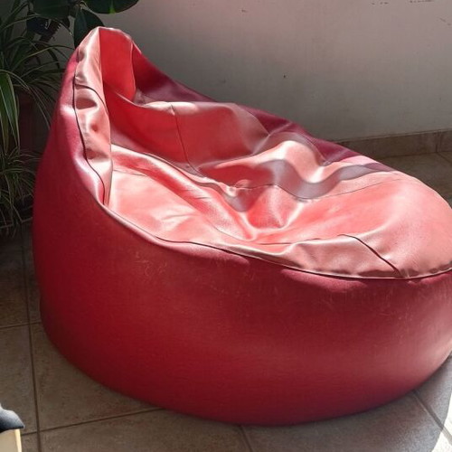 Leather pouf used with zipper for filling