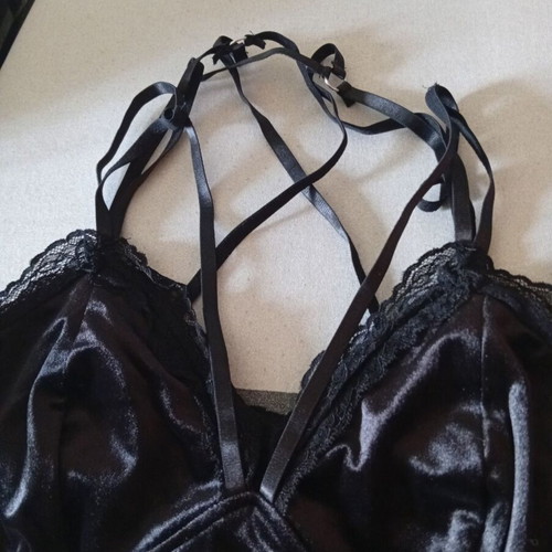 Romwe top size L καινούργιο, μαύρο με δαντέλα