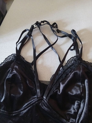 Romwe top size L καινούργιο, μαύρο με δαντέλα