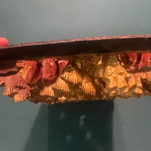 Traditional Chinese wood carving with gold leaf like new
