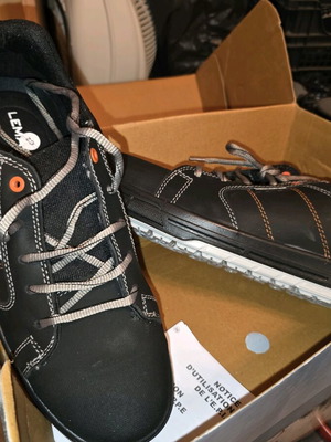 No3 Work Shoes New With Safety Toe Black Size 43