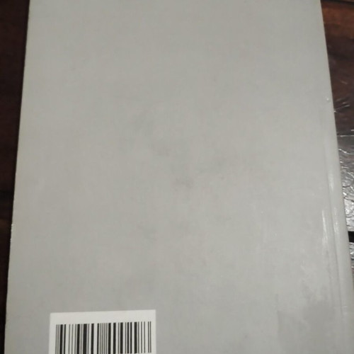I sygkatoikos by Stella Vogiatzoglou, softcover book